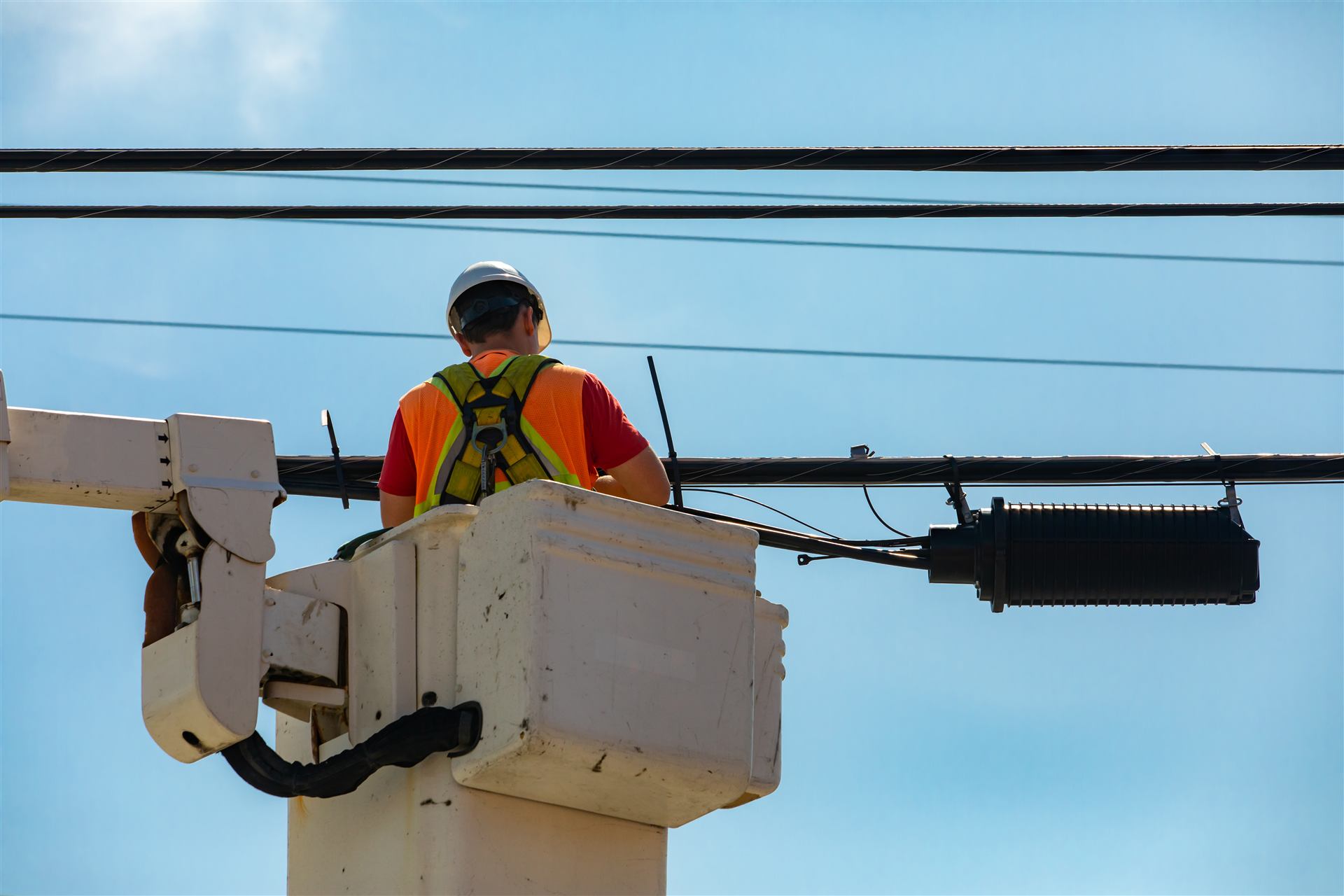Aerial fiber construction bucket truck