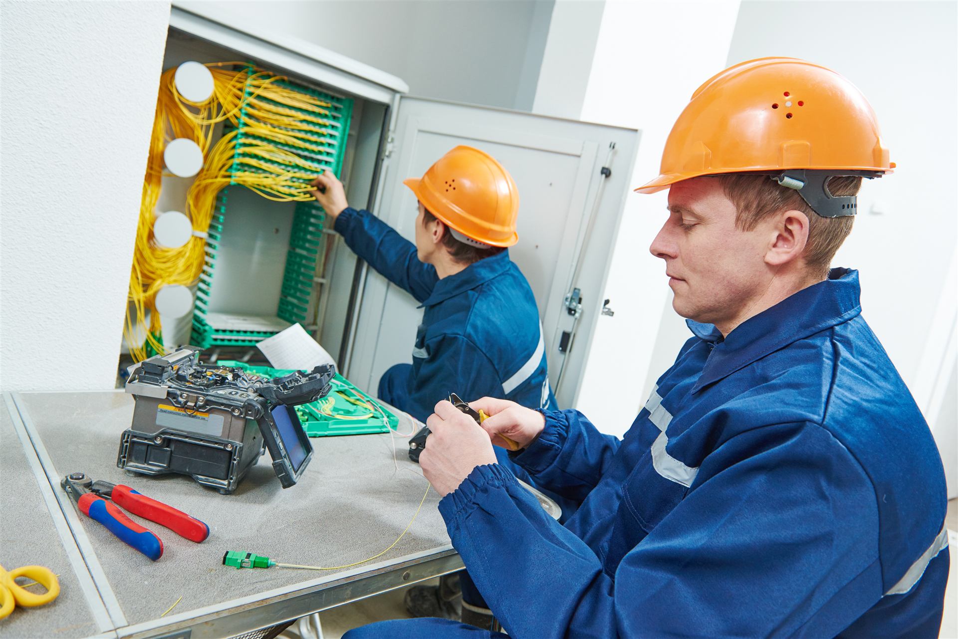 Fiber optic construction technicians